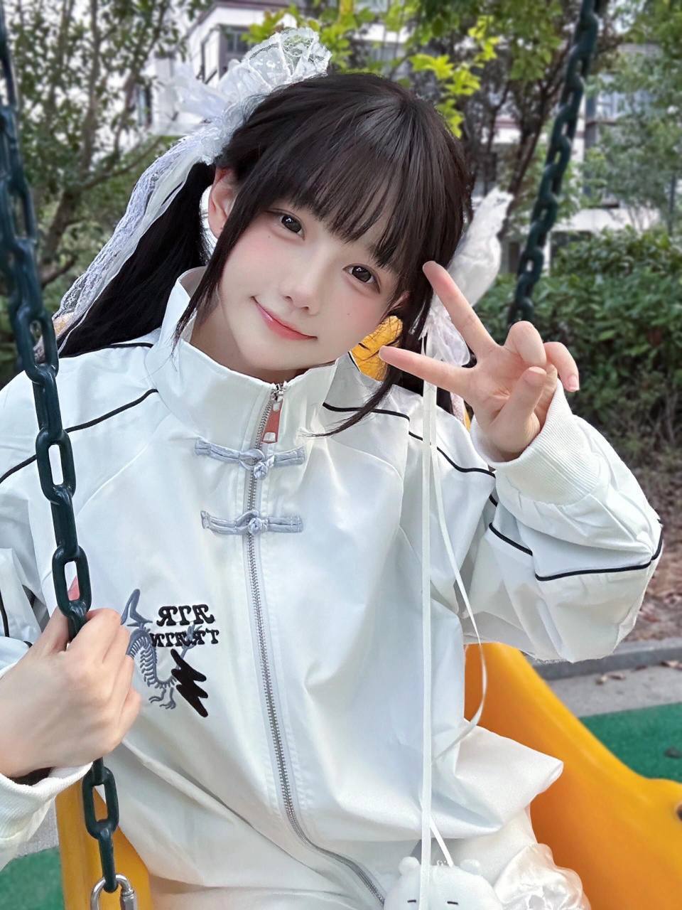 咘咘 图片